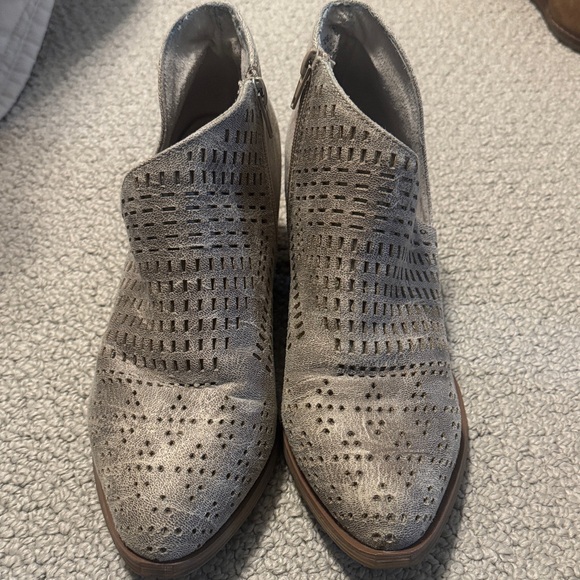 Very G Metallic Gray Ankle Booties - Picture 1 of 7